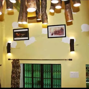 Hostel Monalisa, Waranasi